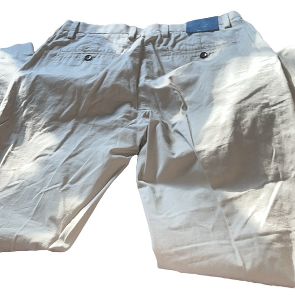 GAP Straight Fit Khakis - Size 31” X 32” - Picture 5 of 6